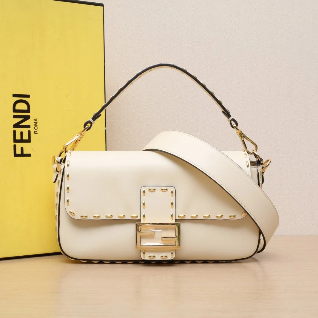 99新 FENDI/芬迪 小花双双 法棍包 中号 米色 皮革C 金扣