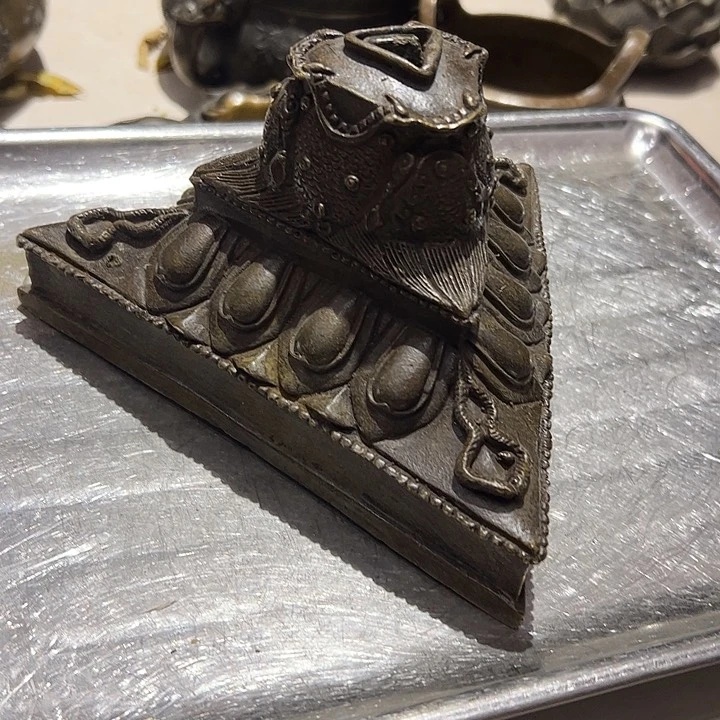 微瑕疵黄铜摆件工艺品