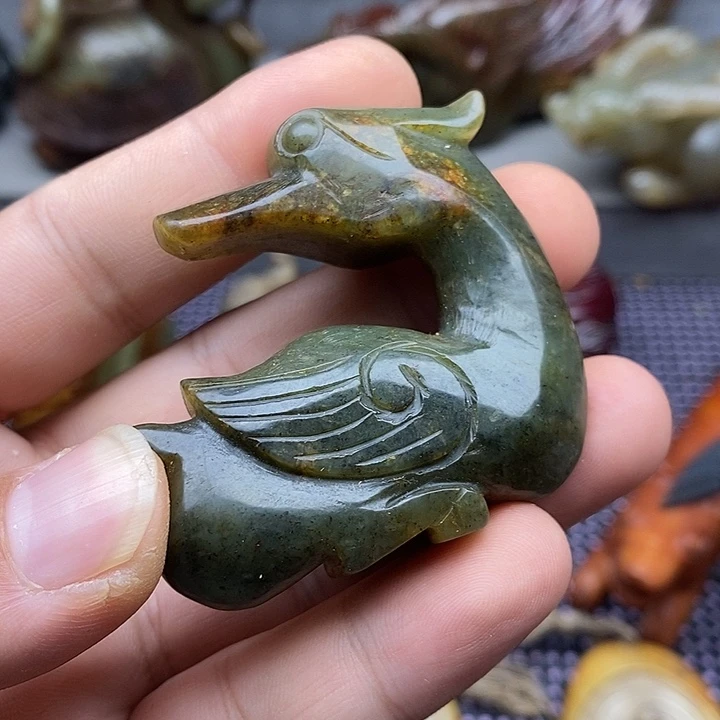 未镶嵌蛇纹石玉颈饰
