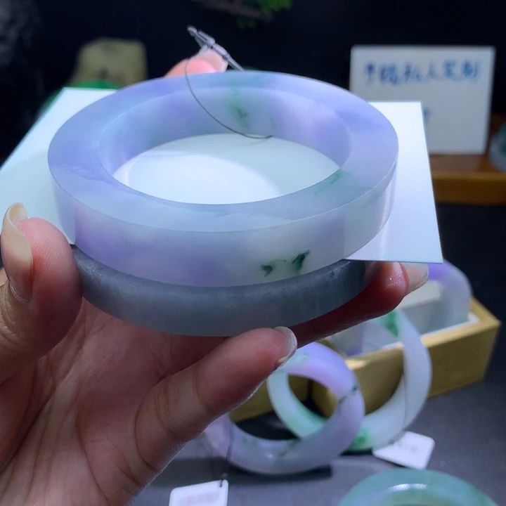 定制翡翠未镶嵌翡翠手镯