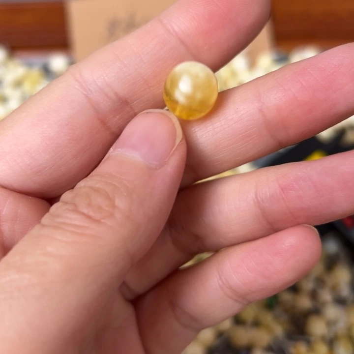 蜜蜡未镶嵌裸石10.5mm一个