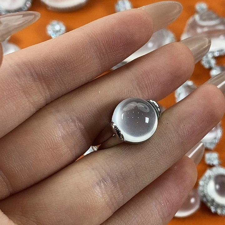 石英质玉未镶嵌颈饰