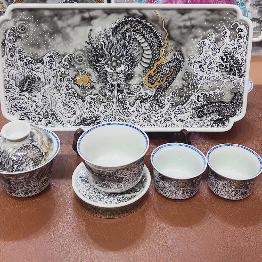 摆件景德镇陶瓷艺术展演厅和艺术展区均