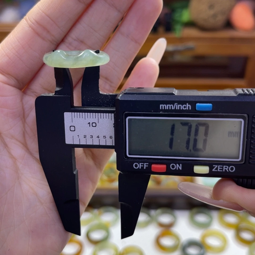 蛇纹石玉未镶嵌手镯60
