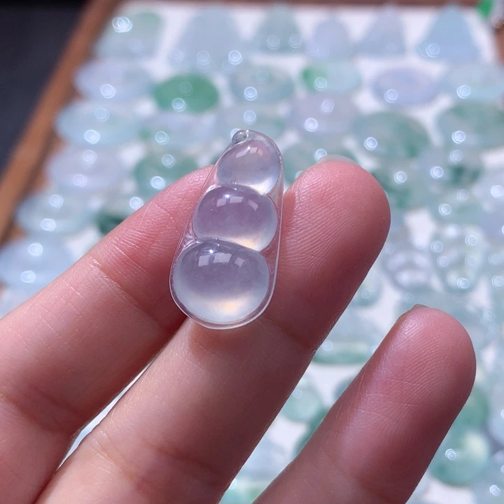 颈饰未镶嵌翡翠高冰福豆