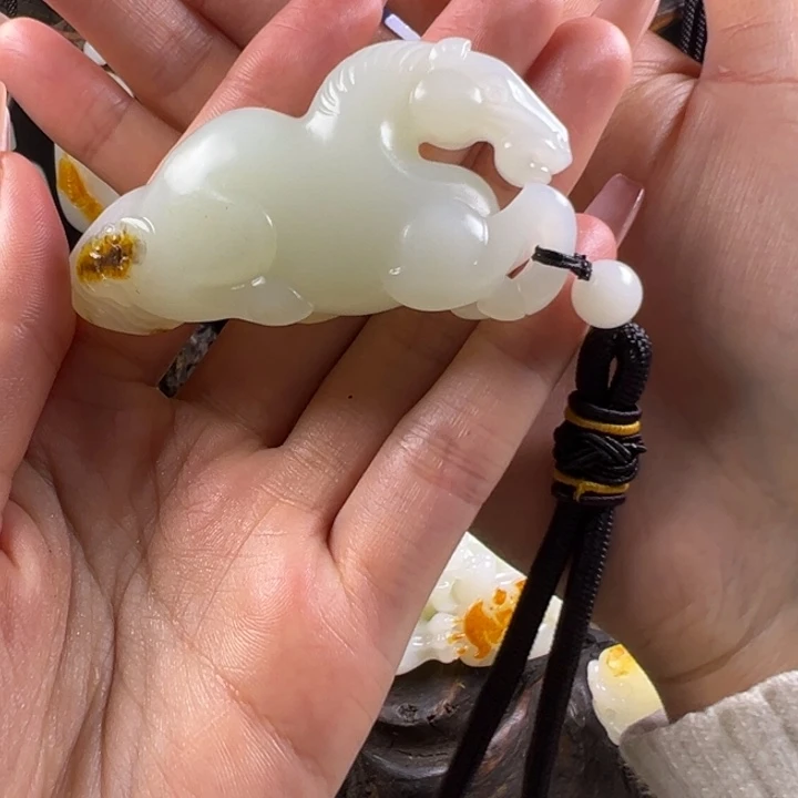 可***乐和田玉未镶嵌颈饰