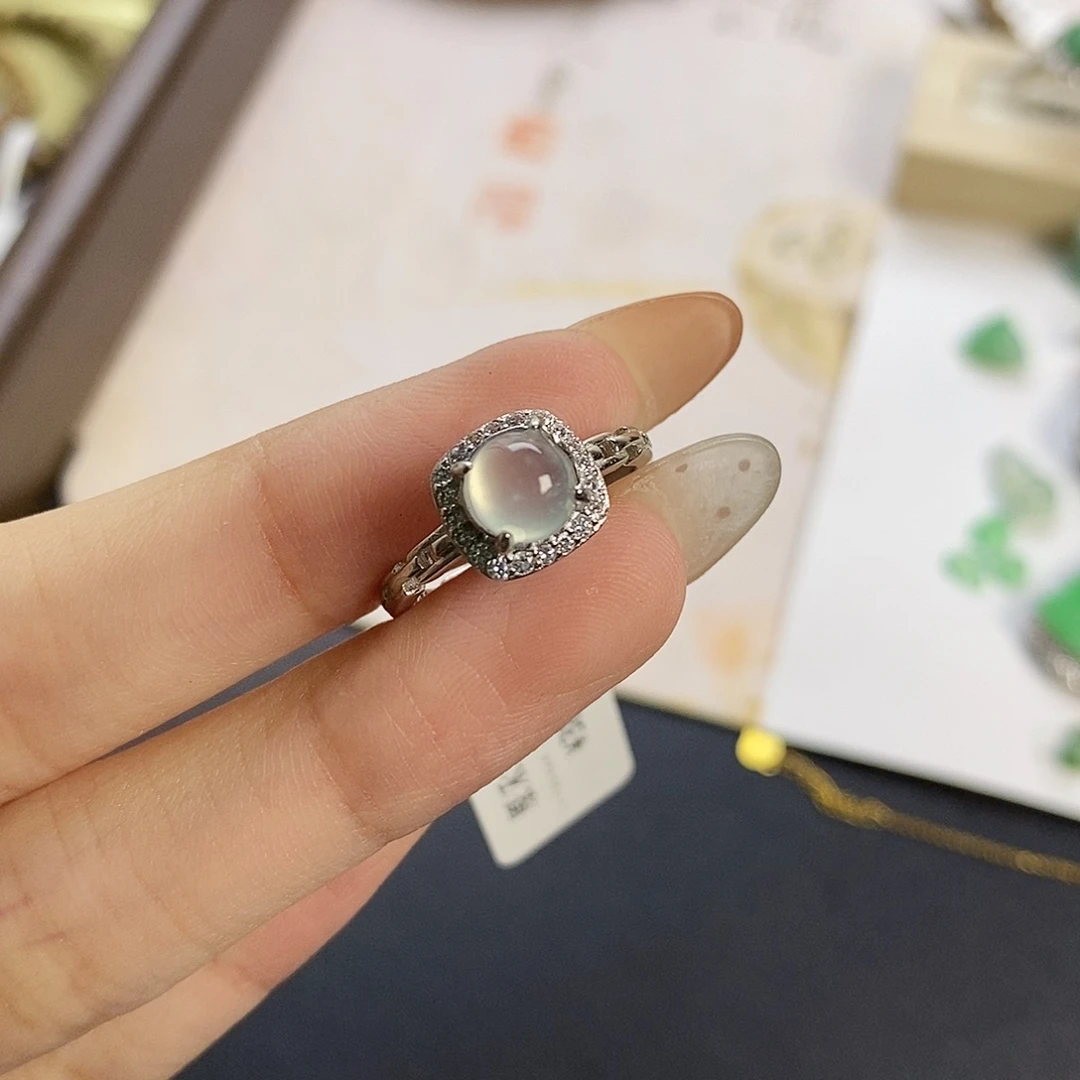 翡翠18K金镶嵌吊坠(赠链)