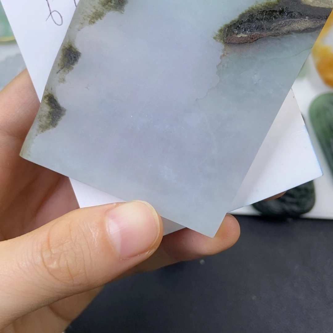 定制翡翠未镶嵌云**欣