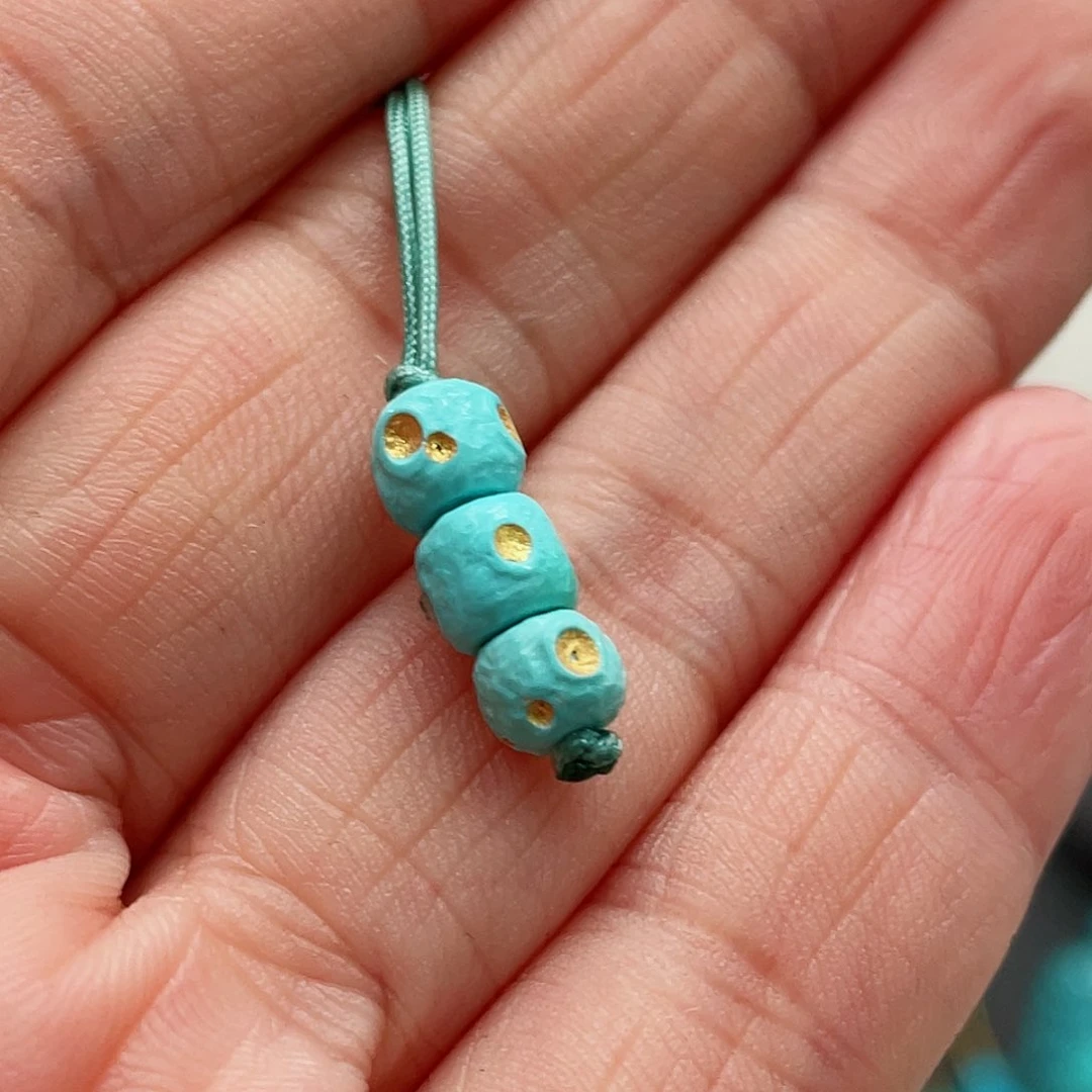 绿松石颈饰未镶嵌