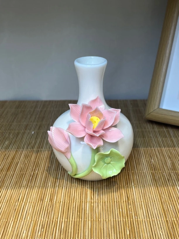 陶瓷手工荷花花瓶