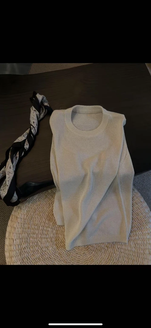 ZCANAL.高品质老钱风丝巾亮丝无袖和纸上衣