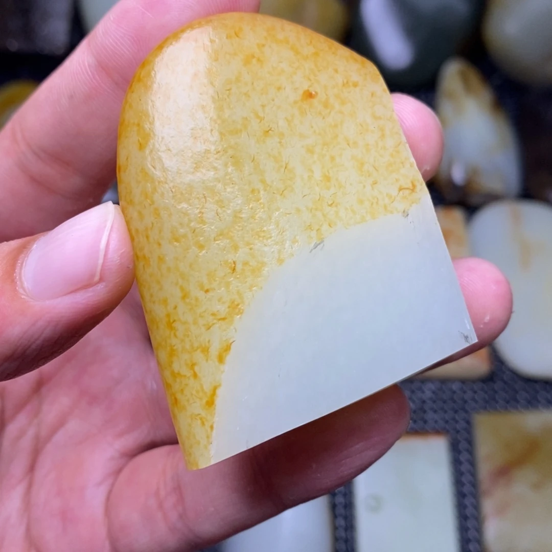 用***7和田玉未镶嵌定制和田玉