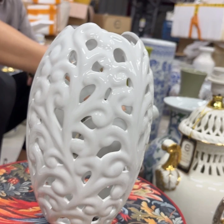 微瑕青花瓷器值得购买