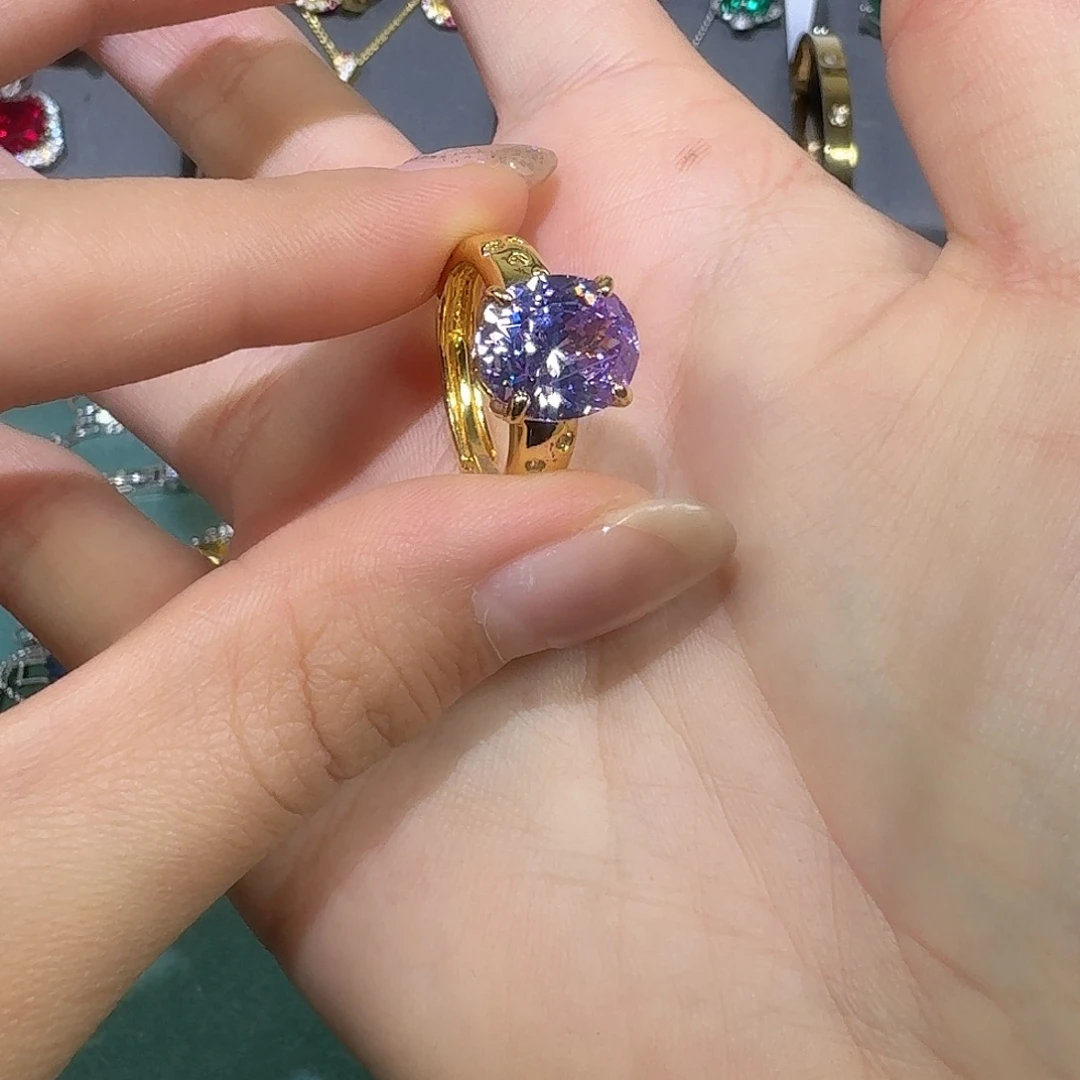 戒指18K金镶嵌蓝宝石