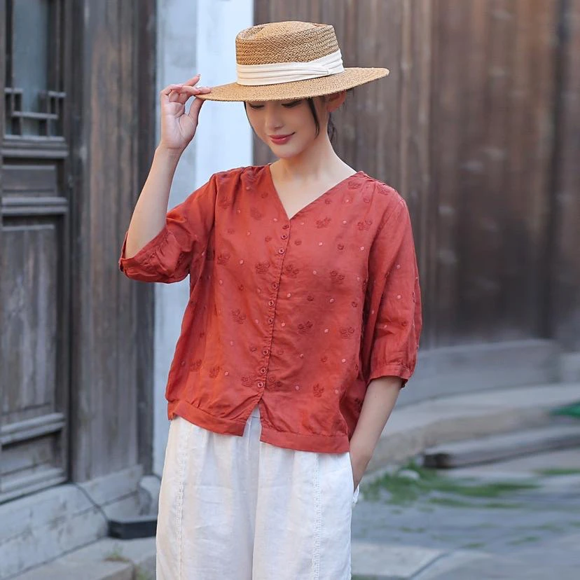 减龄刺绣竺麻上衣