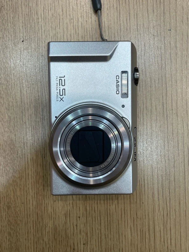 9新 Casio/卡西欧 ZS100 二手商品no退换 中文