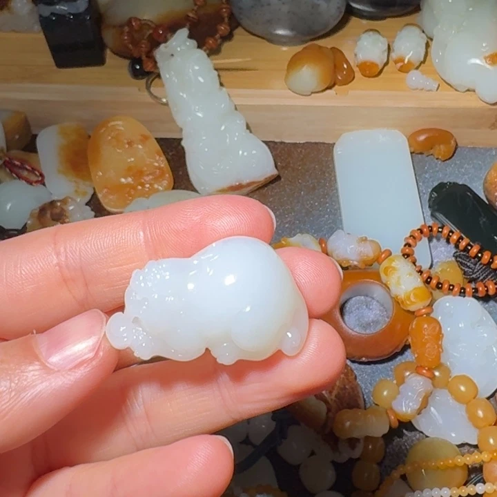 和田玉颈饰未镶嵌