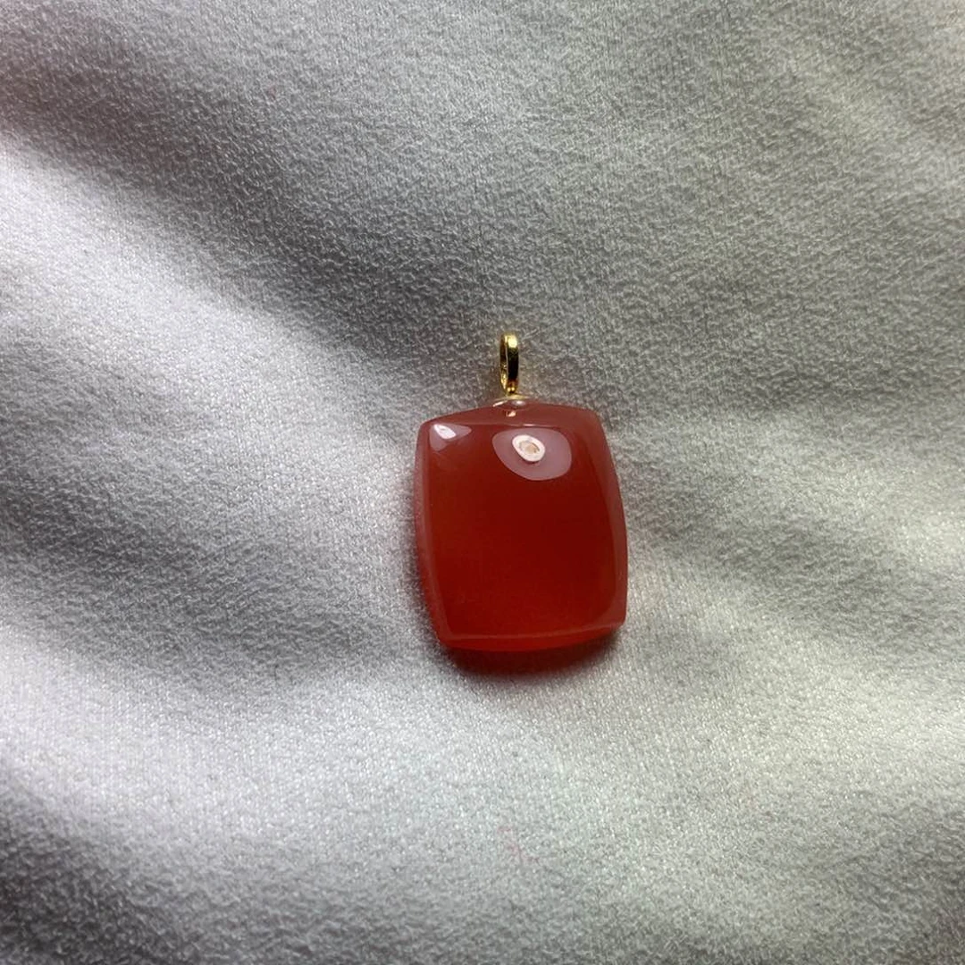 南红玛瑙无事牌吊坠18K金镶嵌
