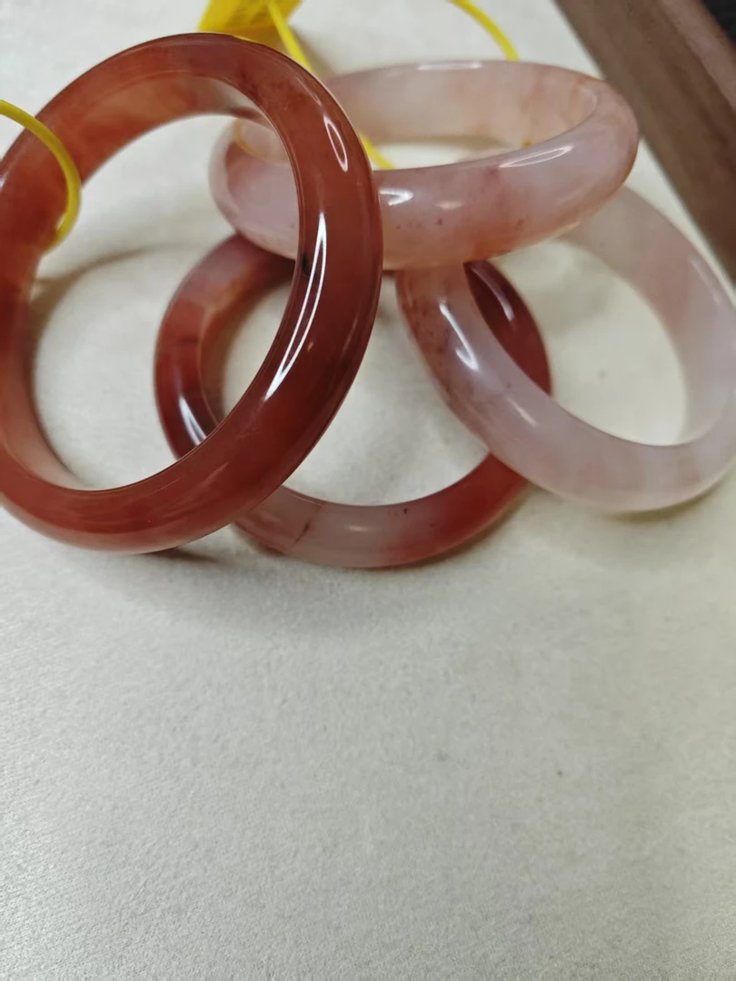 桃花酿女人花金丝玉石英质玉手镯