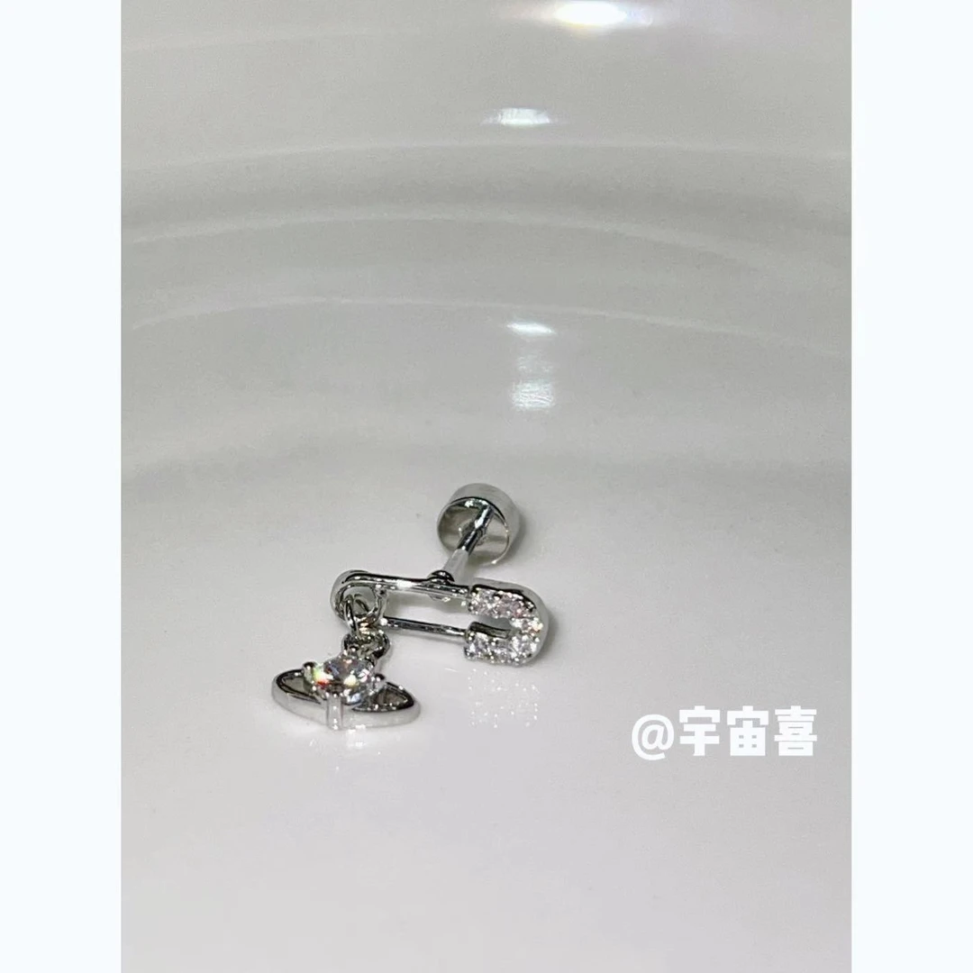 钛钢锆石耳饰  A1-059【别针坠白锆星球银色耳骨钉】单只