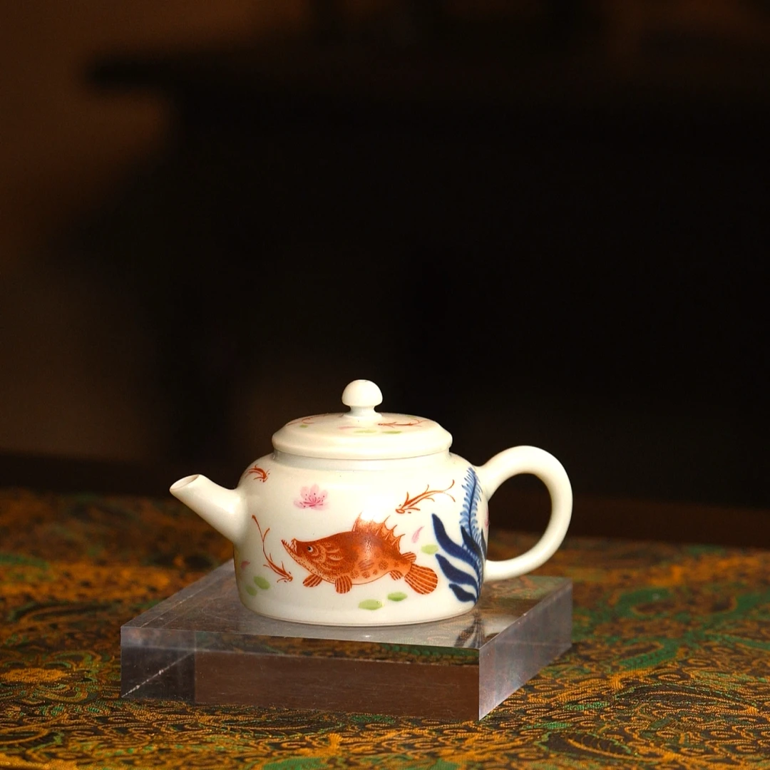 LQT立勤堂红绿彩青花矾红鱼藻壶HLC-H-021