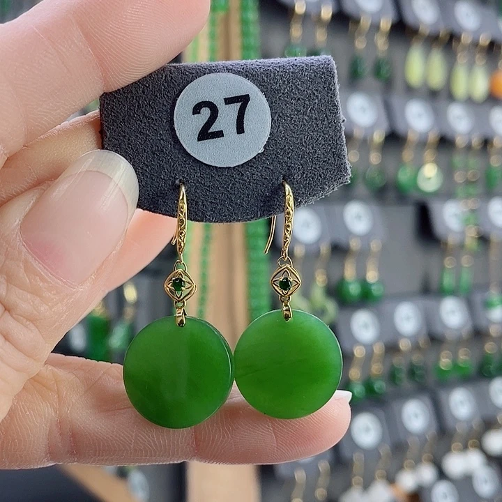 18K金镶嵌和田玉耳饰