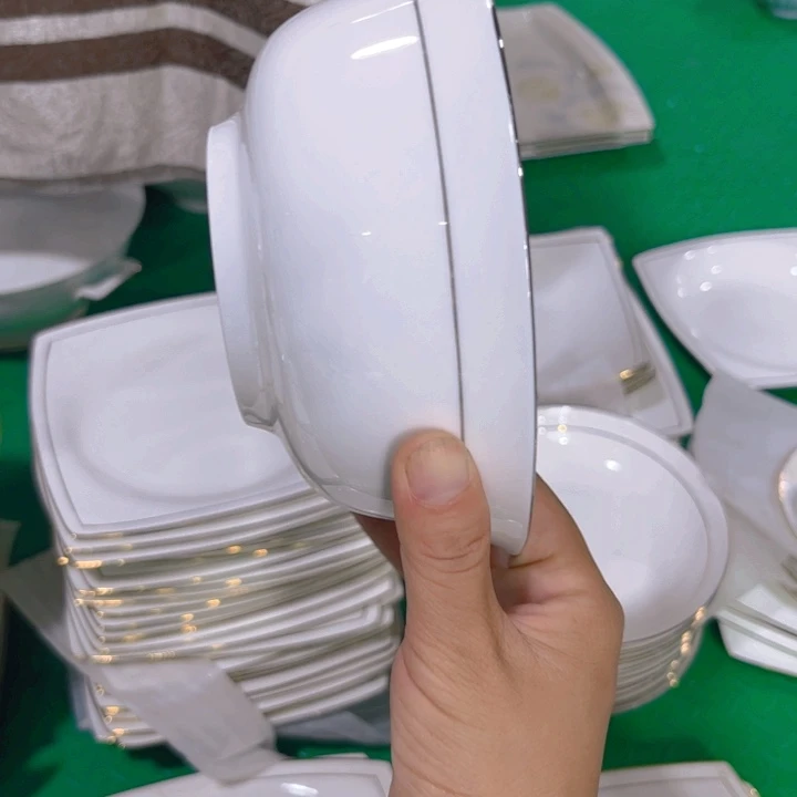 瓷片六寸面碗四个银边