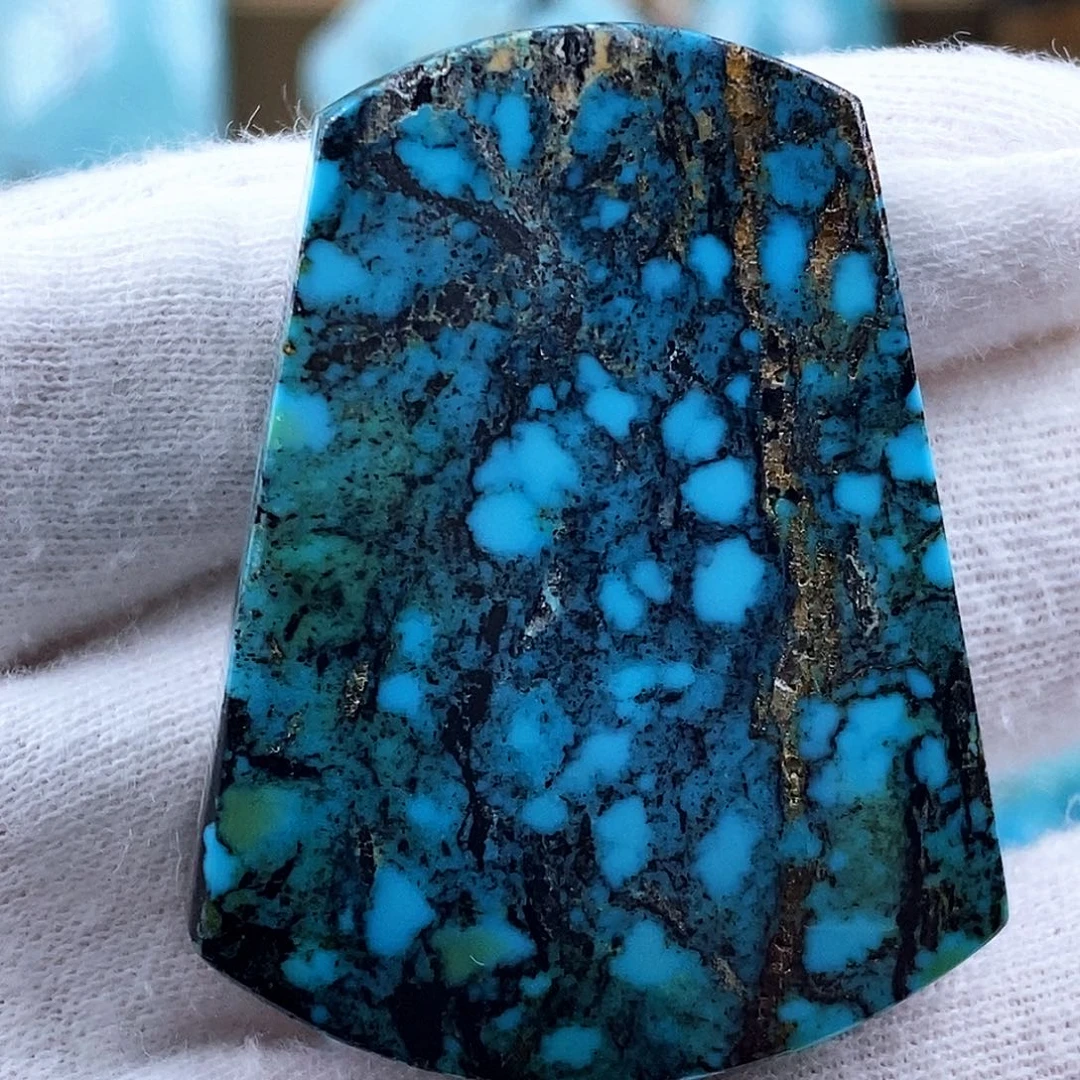 绿松石未镶嵌珠宝奇石