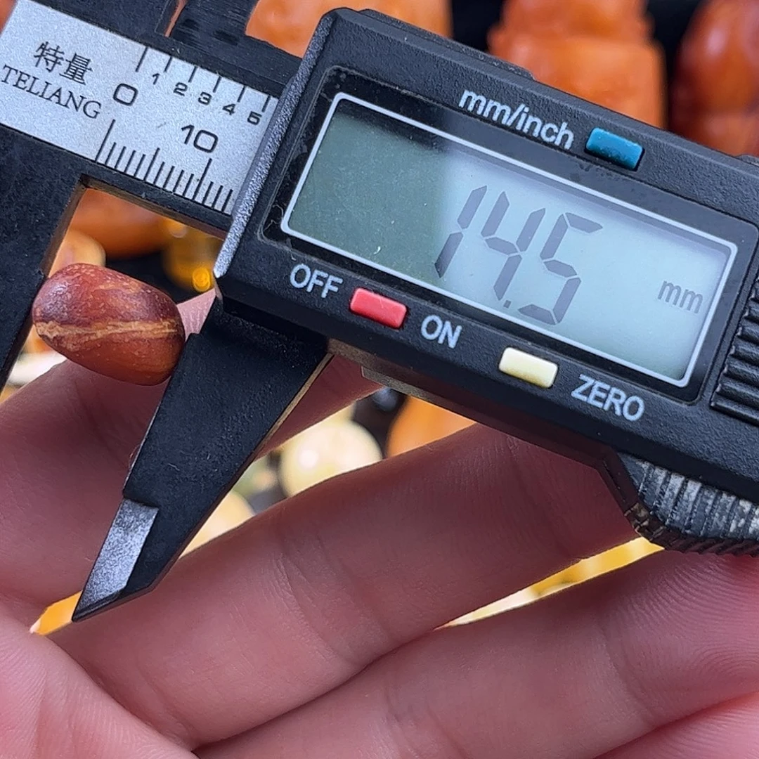 蜜蜡未镶嵌珠宝奇石