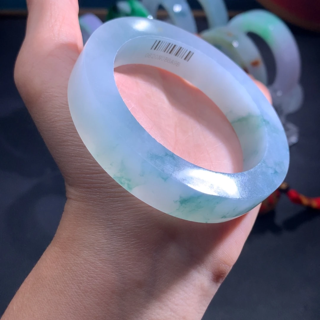 未镶嵌翡翠手镯定制翡翠