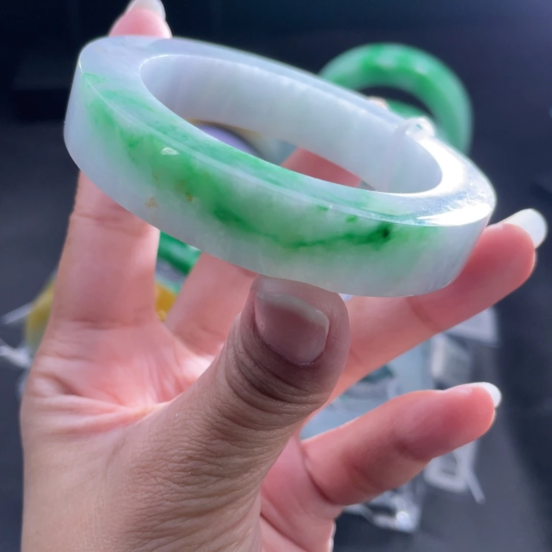定制翡翠未镶嵌手镯