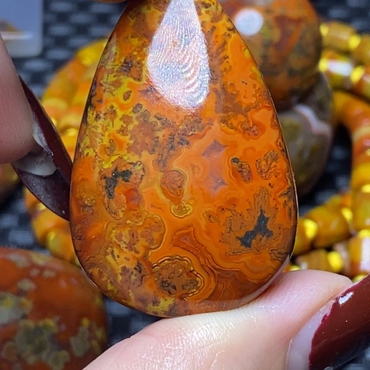 玛瑙/玉髓颈饰未镶嵌培****生