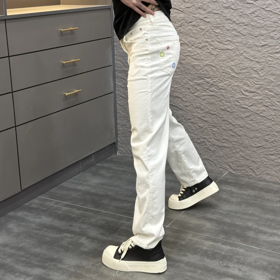 2025春季新款时尚休闲百搭夏季薄款男士直筒刺绣牛仔裤6025