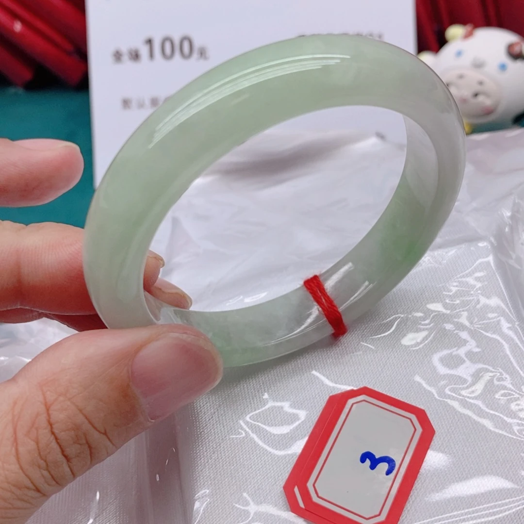 翡翠手镯未镶嵌?**?0333333333