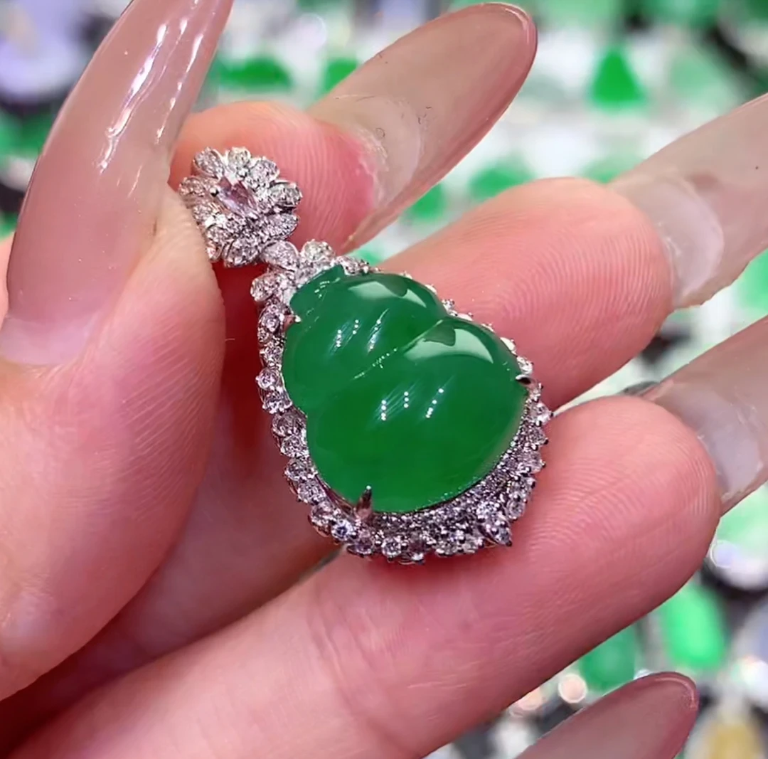 缅甸翡翠满绿葫芦