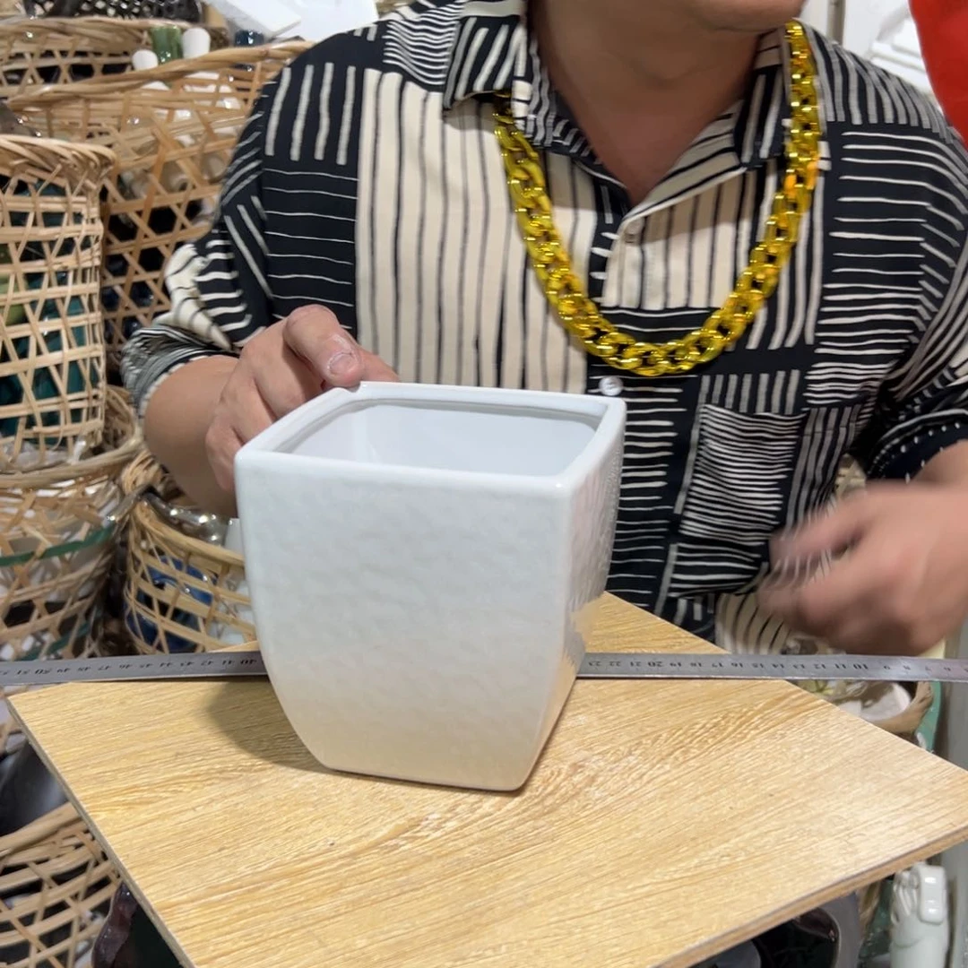 摆件10 号高中低温陶瓷瓶（部分微瑕）