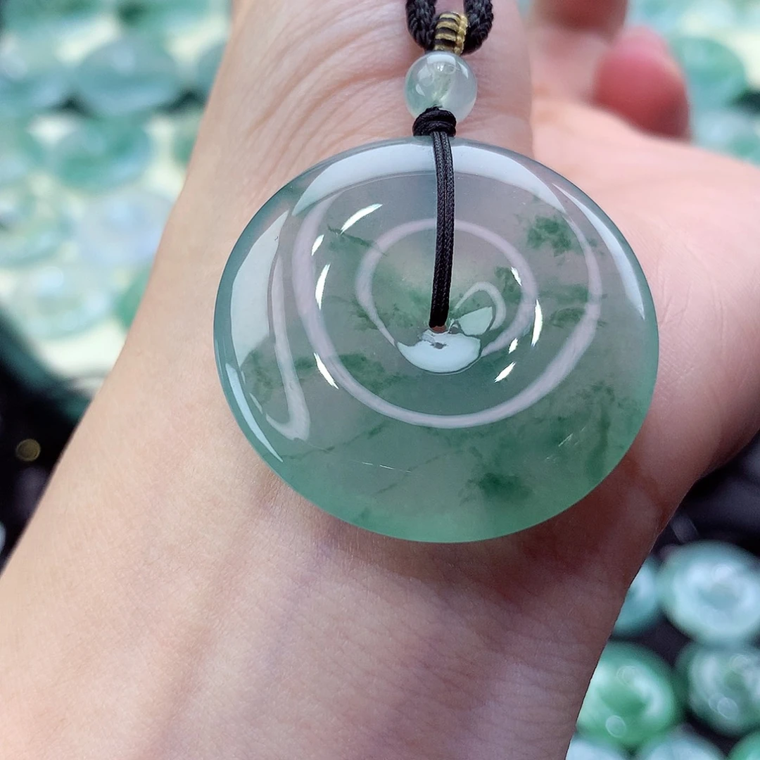 翡翠颈饰未镶嵌吊坠97。尺寸33.4-6.1