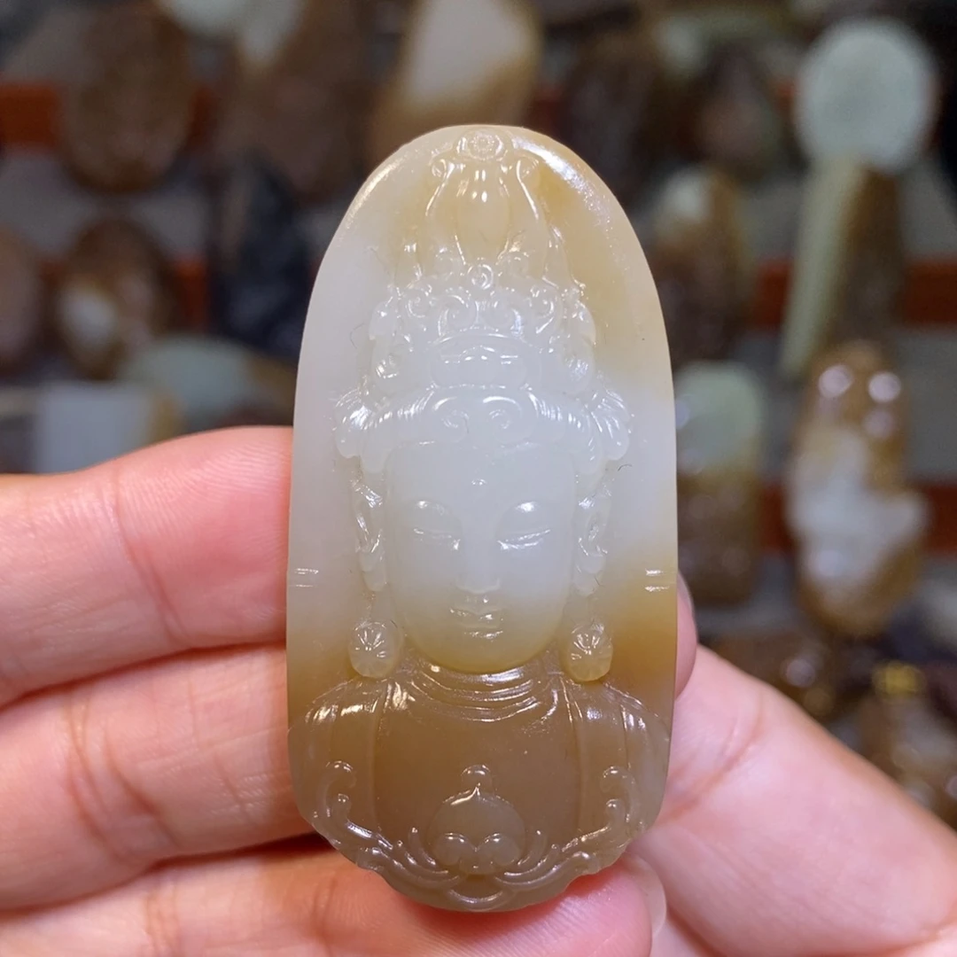 颈饰未镶嵌和田玉（糖玉）观音首