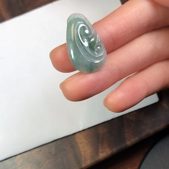 翡翠未镶嵌颈饰缅甸A货，每天下午1点半开播