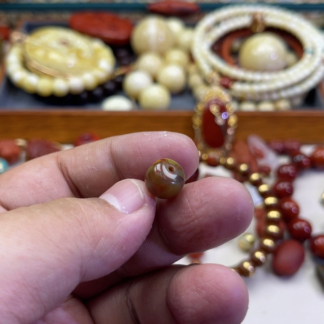 南红玛瑙未镶嵌珠宝奇石48