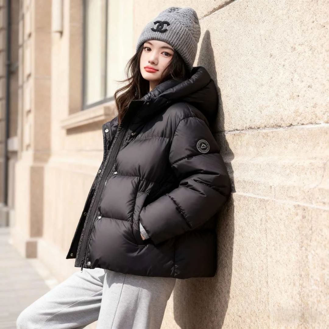 波司联名TUGGIFT羽绒服女高级感长短款2025时尚连帽加厚设计感