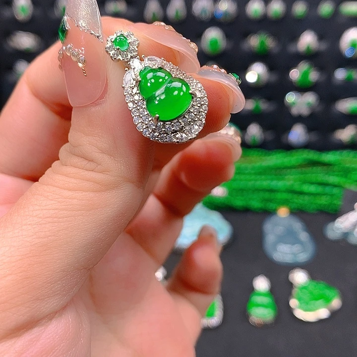 翡翠未镶嵌吊坠(不含链)