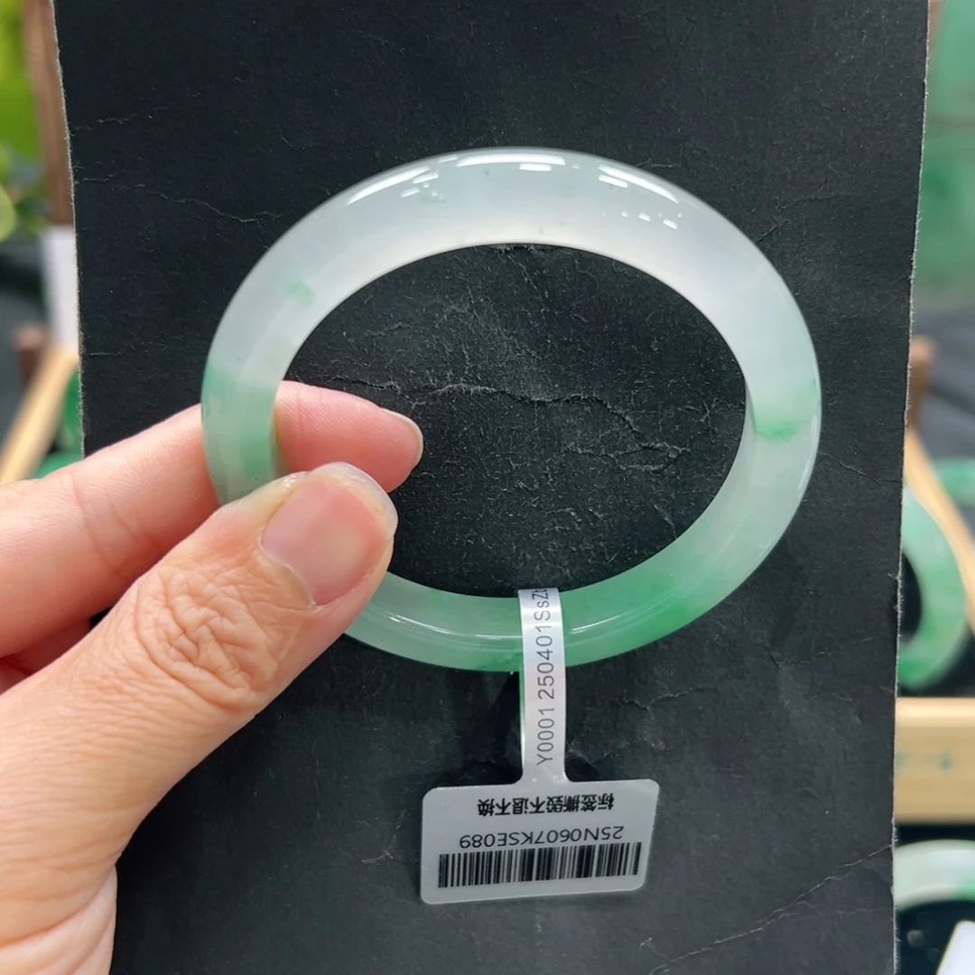 石英质玉手镯未镶嵌➕佳佳556