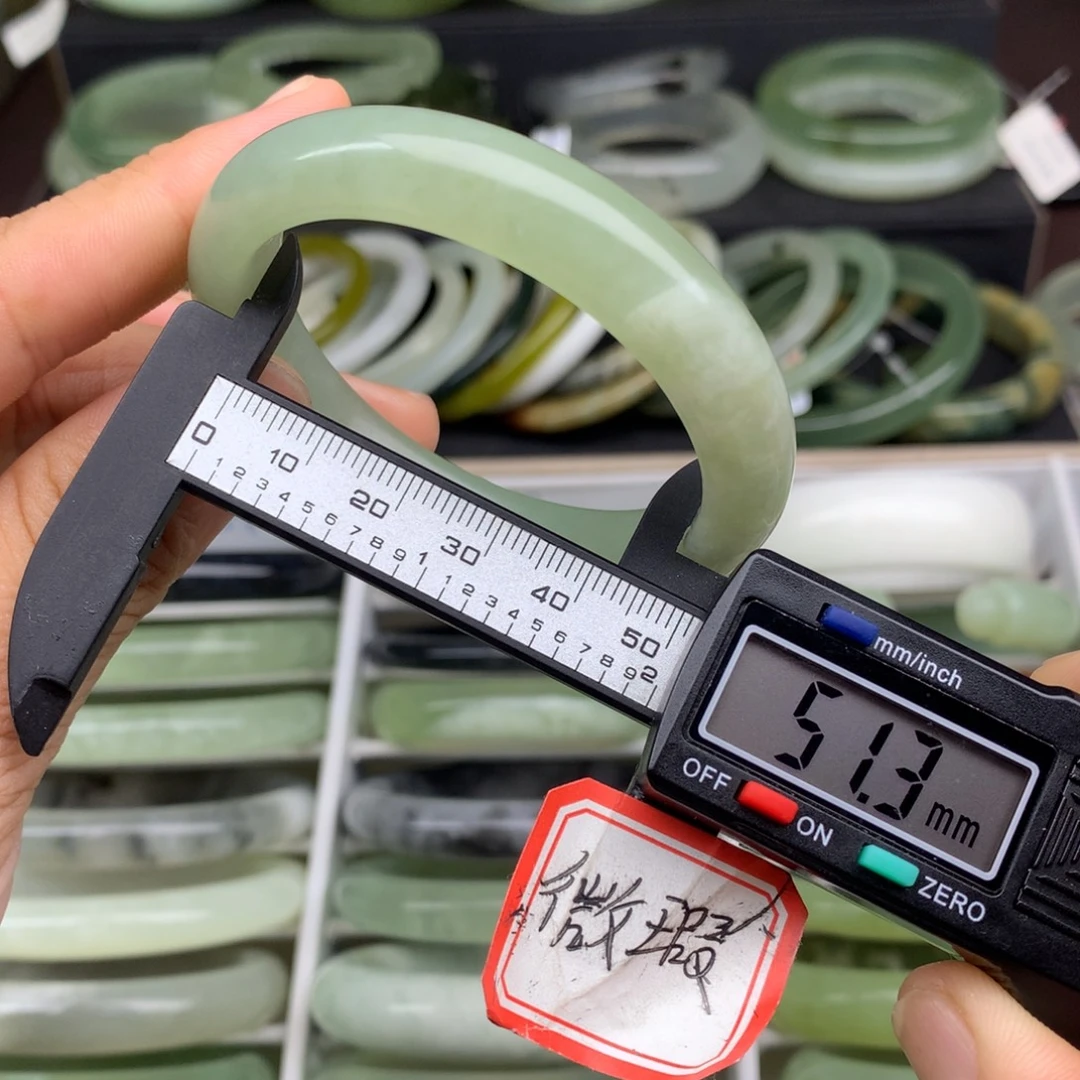 蛇纹石玉未镶嵌手镯681