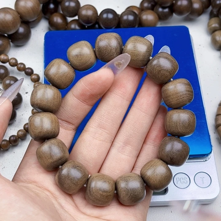 宿***号檀香木无事牌111……