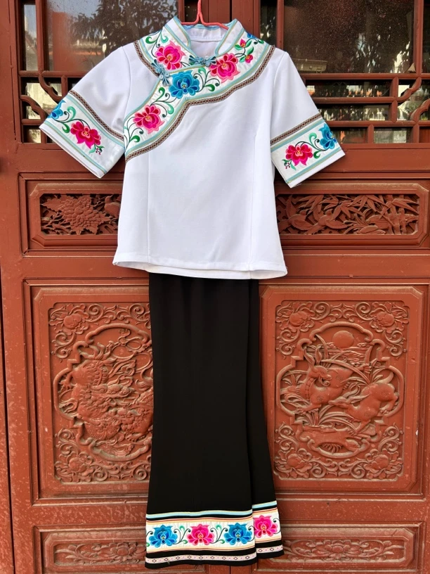 云南楚雄彝族机绣花套装上衣加裤子