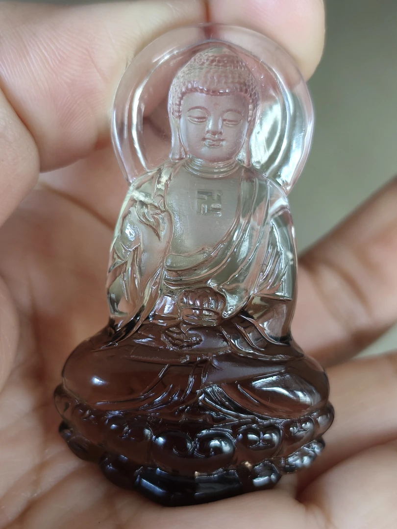 天然巴西茶水晶俏色款阿弥陀佛吊坠，猪和狗守护神，56.5*33*12.6mm