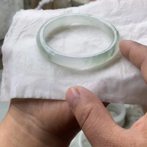 石英质玉手镯未镶嵌?****?