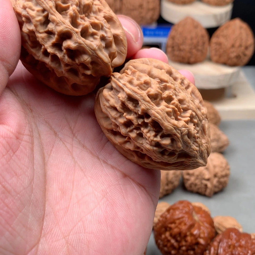 吊坠文玩核桃大孤石核桃