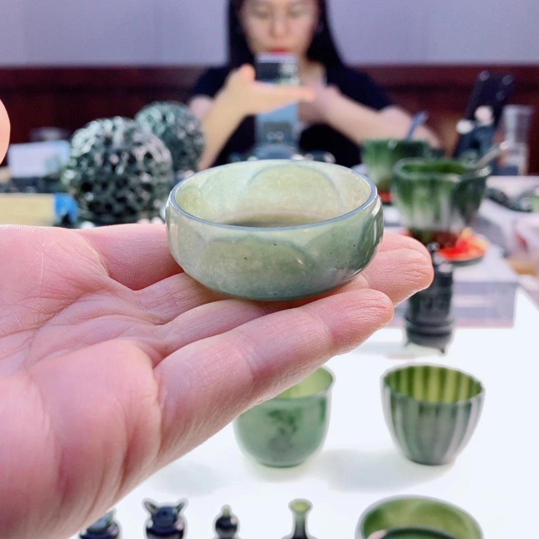 未镶嵌和田玉（青玉）摆件微瑕